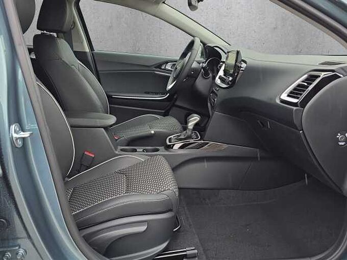 Kia Ceed 1.5 T-GDI Gold // Kamera/Sitzheizung /Navi