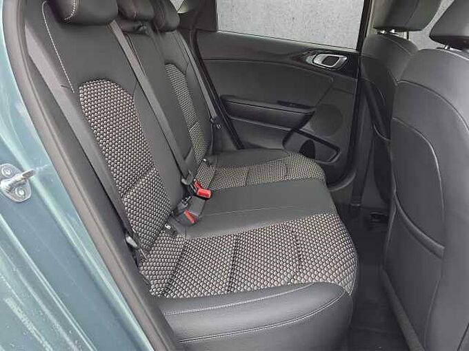 Kia Ceed 1.5 T-GDI Gold // Kamera/Sitzheizung /Navi