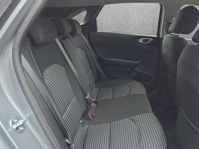 Kia Ceed 1.5 T-GDI Gold // Kamera/Sitzheizung /Navi