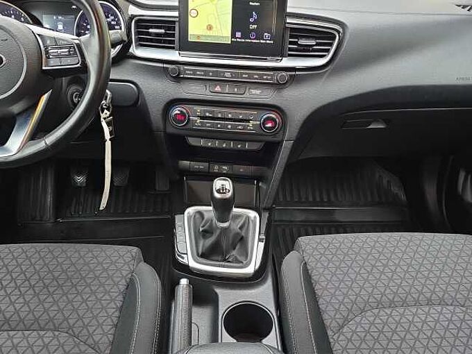 Kia Ceed NAVI. SHZ, KAMERA,...