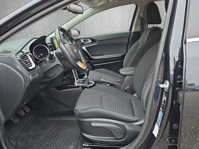 Kia Ceed NAVI. SHZ, KAMERA,...