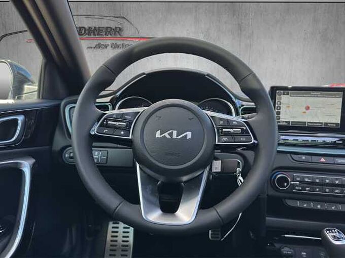 Kia Ceed SW 1.5 Sport // Panorama/Kamera
