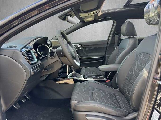 Kia Ceed SW 1.5 Sport // Panorama/Kamera