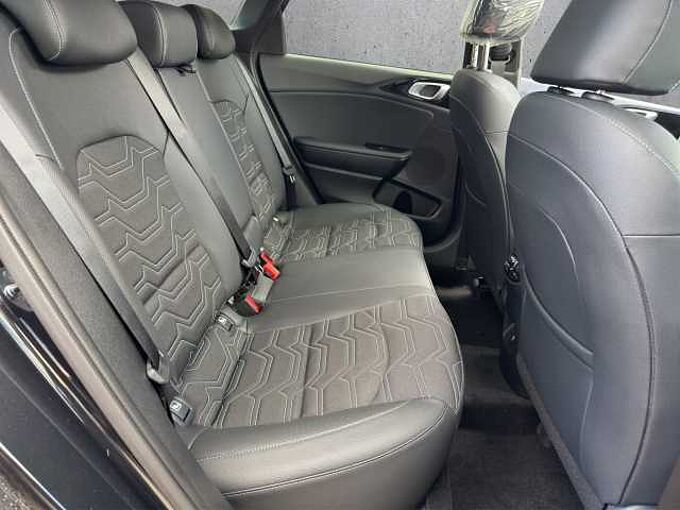 Kia Ceed SW 1.5 Sport // Panorama/Kamera