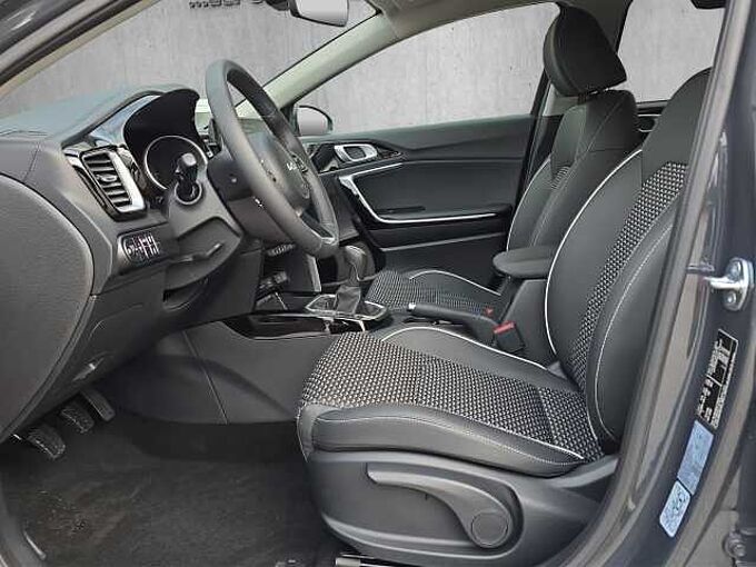 Kia Ceed SW 1.5 T-GDI Gold // Navi/Kamera /Winterpaket