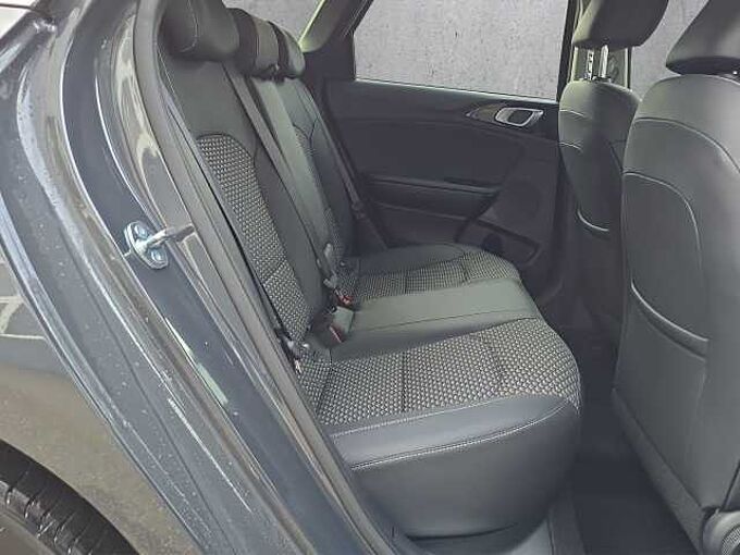 Kia Ceed SW 1.5 T-GDI Gold // Navi/Kamera /Winterpaket