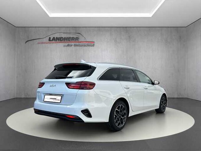 Kia Ceed SW 1.5 Sport // Panorama/Kamera