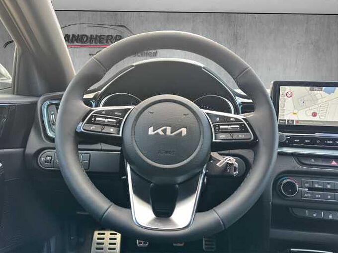 Kia Ceed SW 1.5 Sport // Panorama/Kamera