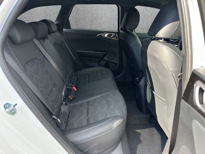Kia Ceed SW 1.5 Sport // Panorama/Kamera