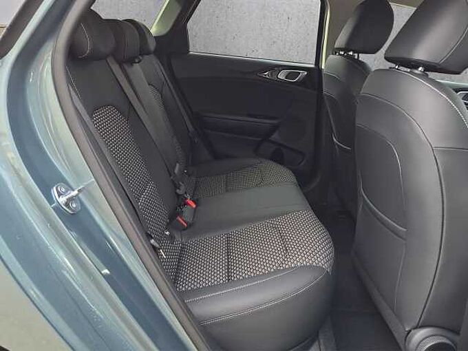 Kia Ceed SW 1.5 T-GDI Gold // Navi/Kamera /Winterpaket