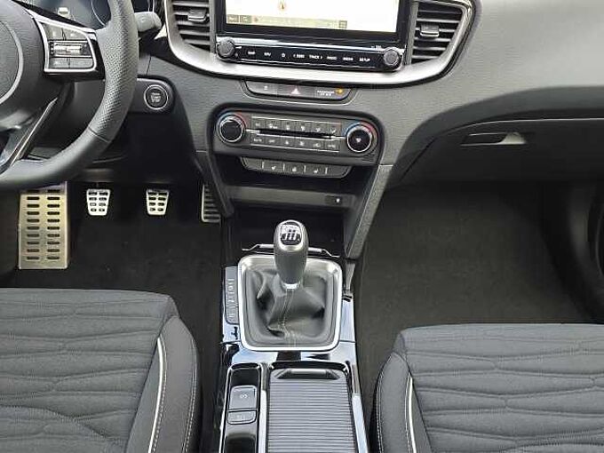 Kia Ceed SW 1.5 T-GDI GT-Line //LED/Kamera/Navi Winterpaket