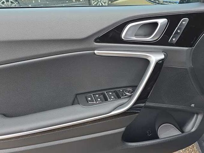 Kia Ceed SW 1.5 T-GDI GT-Line //LED/Kamera/Navi Winterpaket