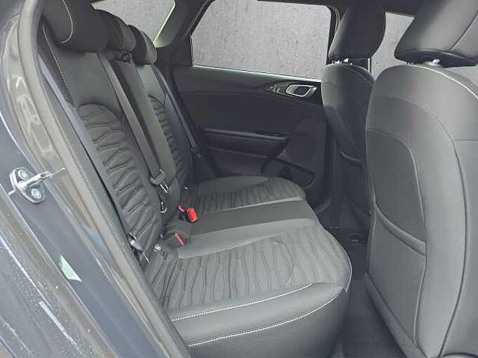 Kia Ceed SW 1.5 T-GDI GT-Line //LED/Kamera/Navi Winterpaket