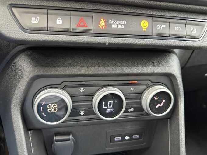 Dacia Sandero Tce 100 Expression //LED/PDC/Sitzheizung 