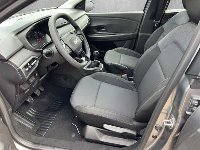 Dacia Jogger Eco-G 120 Essential //Klima/PDC/7 Sitzer 