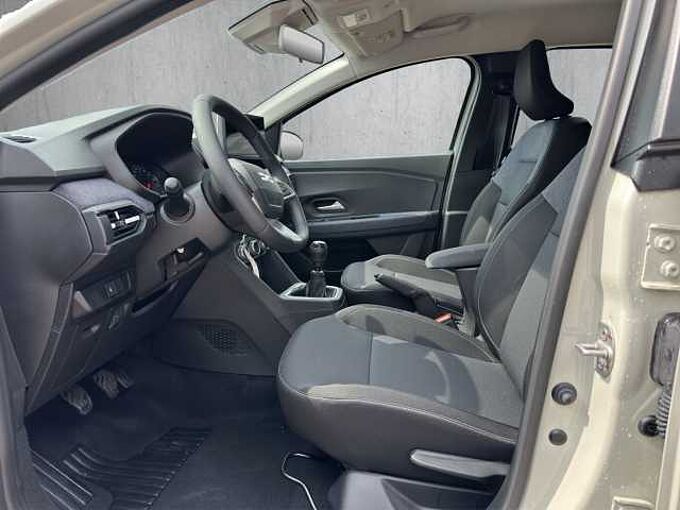 Dacia Sandero Tce 100 Expression //LED/PDC/Sitzheizung 