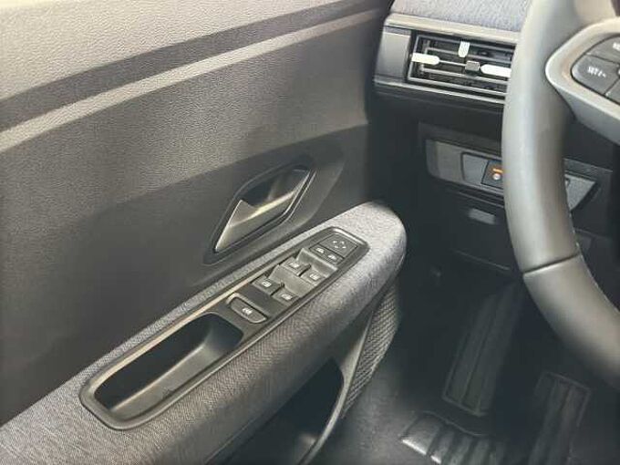 Dacia Sandero Tce 100 Expression //LED/PDC/Sitzheizung