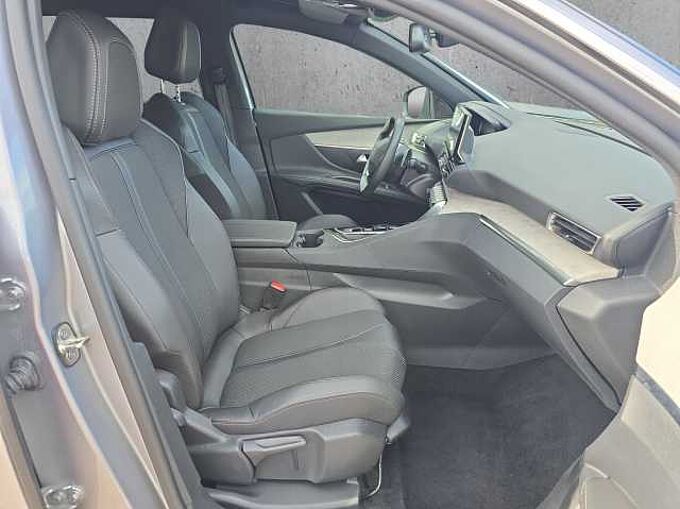 Peugeot 5008 Allure Pack 7-Sitze Teilleder/ Navi/ Alu