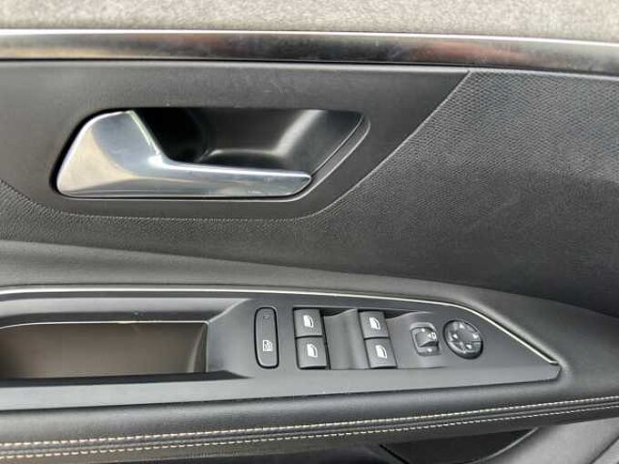 Peugeot 5008 GT //7-Sitzer / Navi/ Sitzheizung