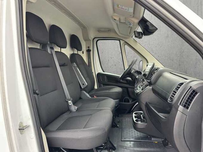 Peugeot Boxer 2.2 HDI verstärkt L4H2 //Kamera/Navi/PDC 3-Sitzer