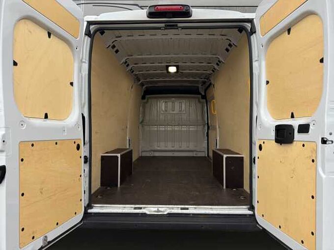Peugeot Boxer 2.2 HDI verstärkt L4H2 //Kamera/Navi/PDC 3-Sitzer