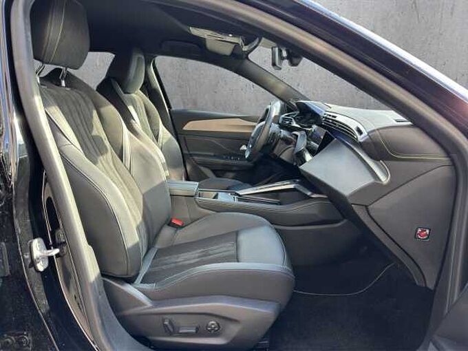 Peugeot 408 Plug-In Hybrid 225 GT //360°/Winterpaket /Navi