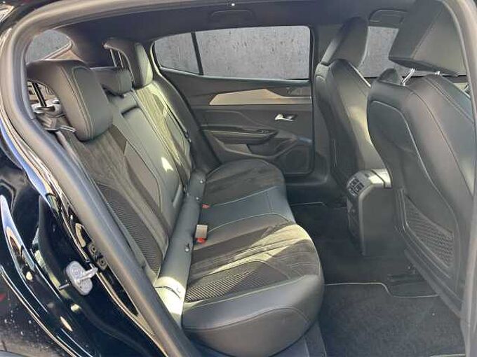 Peugeot 408 Plug-In Hybrid 225 GT //360°/Winterpaket /Navi