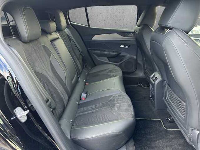 Peugeot 408 Plug-In Hybrid 225 GT //360°/Winterpaket /Navi