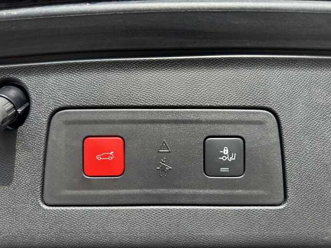 Peugeot 508 Allure Blue HDI el. Heckklappe/Teilleder
