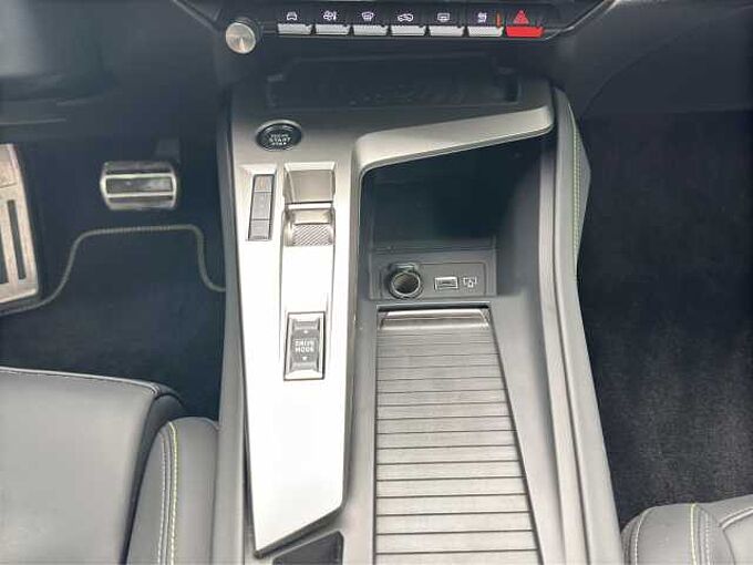 Peugeot 408 Plug-In Hybrid 225 GT  //360&deg;/Winterpaket /Navi