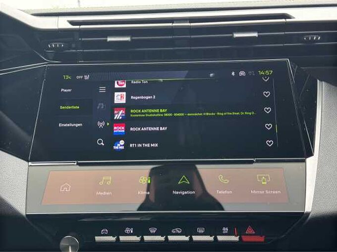 Peugeot 408 Plug-In Hybrid 225 GT  //360&deg;/Winterpaket /Navi