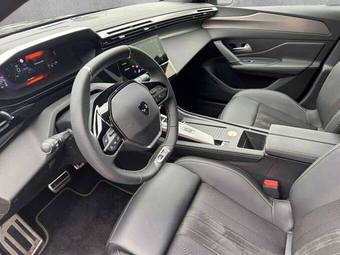 Peugeot 408 Plug-In Hybrid 225 GT  //360&deg;/Winterpaket /Navi