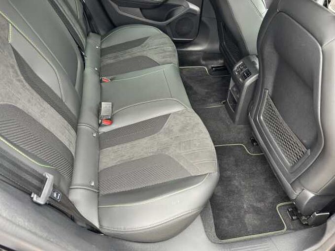 Peugeot 408 Plug-In Hybrid 225 GT  //360&deg;/Winterpaket /Navi