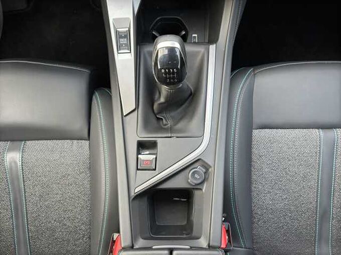 Peugeot 308 Allure Pure Tech Teilleder Navi/Kamera/SHZ