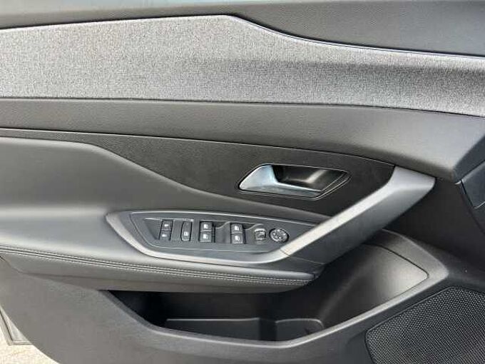 Peugeot 308 Allure Pure Tech Teilleder Navi/Kamera/SHZ