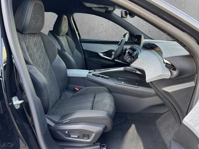 Peugeot 3008 Hybrid GT-Pack //360&deg;/Navigation/Winterpaket 