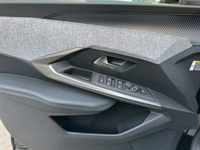 Peugeot 3008 Hybrid GT-Pack //360&deg;/Navigation/Winterpaket 