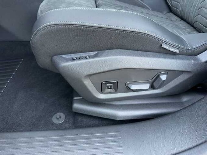 Peugeot 3008 Hybrid GT-Pack //360&deg;/Navigation/Winterpaket 