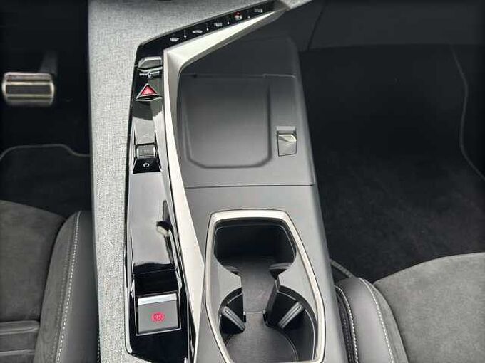 Peugeot 5008 GT //7-Sitzer/ AHK/Winterpaket/Navi