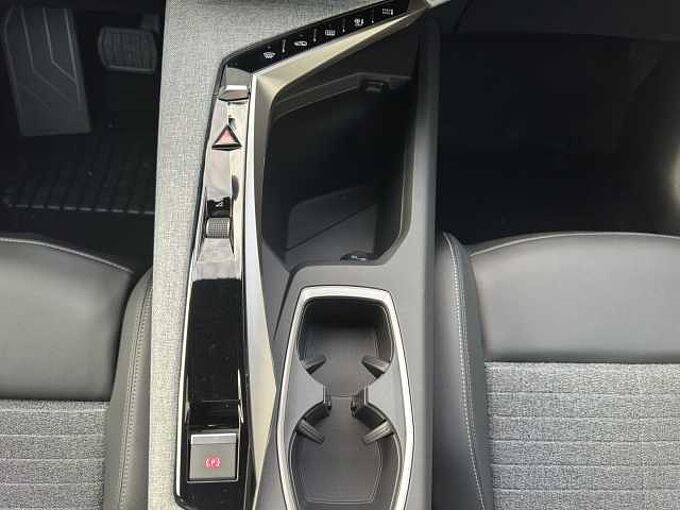 Peugeot 5008 Allure AHK/7-Sitze/Teilleder