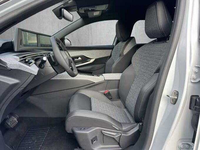 Peugeot 5008 Allure AHK/7-Sitze/Teilleder