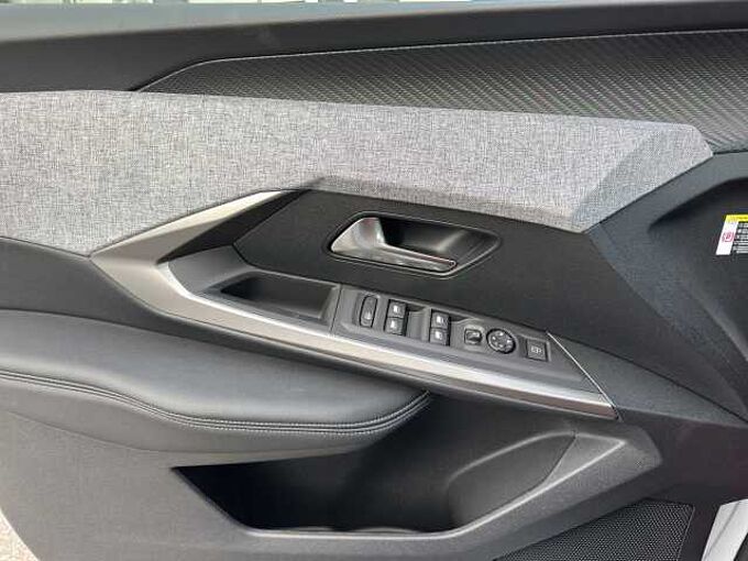 Peugeot 5008 Allure AHK/7-Sitze/Teilleder