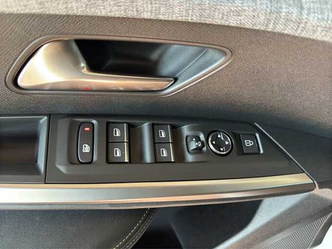 Peugeot 3008 Hybrid GT-Pack //360&deg;/Navigation/Sitzheizung 