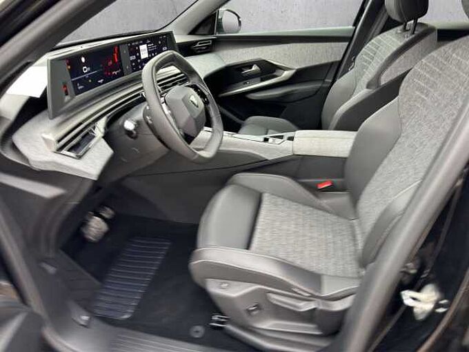 Peugeot 3008 Allure Hybrid / AHK/ Kamera / Navi /