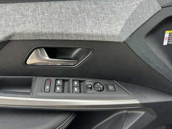 Peugeot 3008 Allure Hybrid / AHK/ Kamera / Navi /