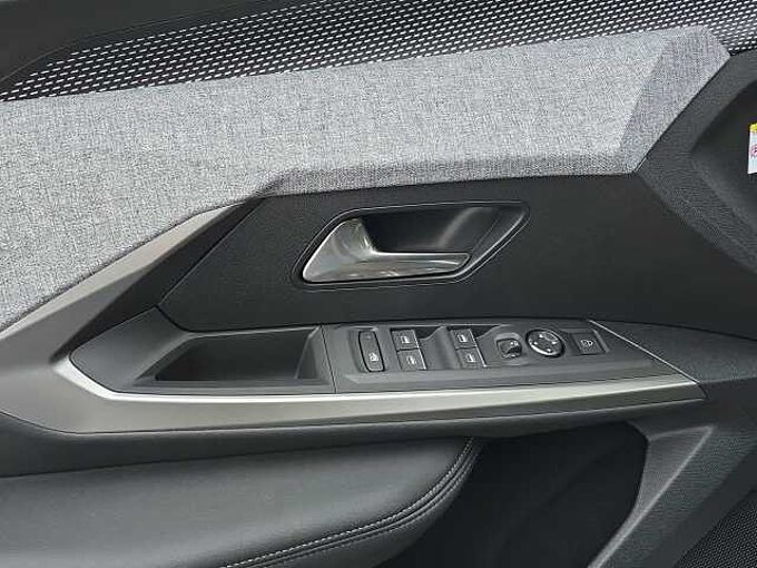 Peugeot 5008 Hybrid GT //Navi/4x Sitzheizung /LED