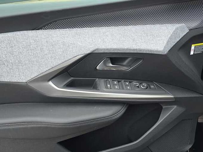 Peugeot 5008 Hybrid GT //Navi/4x Sitzheizung /LED