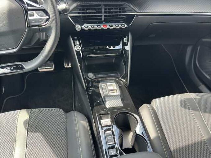 Peugeot 2008 Hybrid GT //Navigation/Kamera/