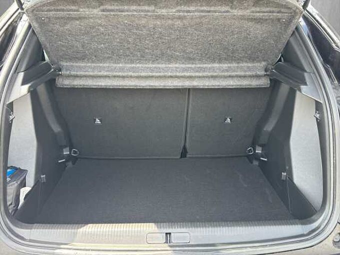 Peugeot 2008 Hybrid GT //Navigation/Kamera/