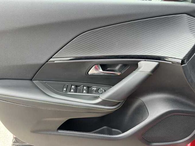 Peugeot 2008 Hybrid GT //Navigation/Kamera/